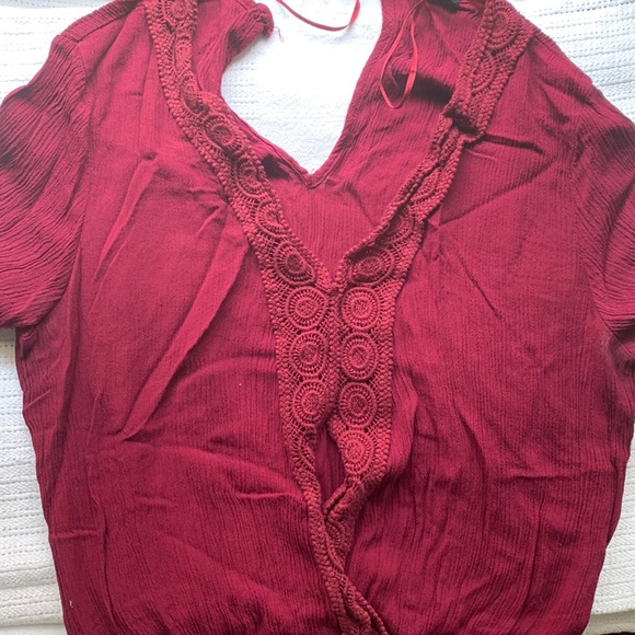 Size L Ambiance Bell Sleeve Open Peep Hole Short Romper - Picture 2 of 6